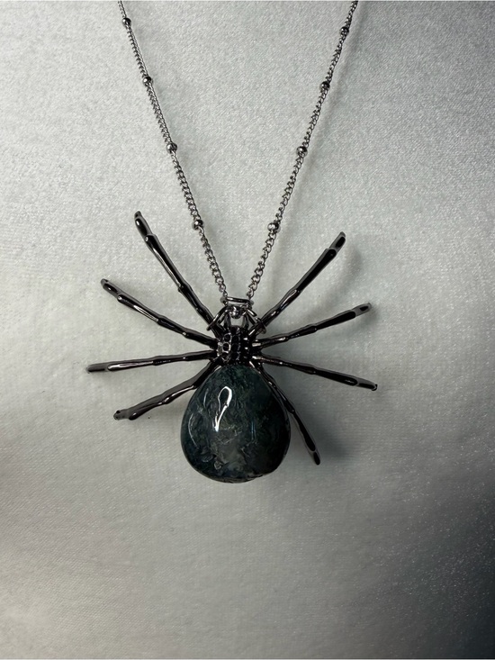Handmade Jewelry - Natural Moss Agate Spider Necklace Green   Stone Statement Pendant
